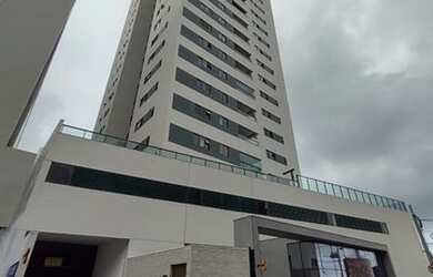 Imagem: O apartamento possui 3 Dormitórios, 1 Banheiro, 2 Vagas na