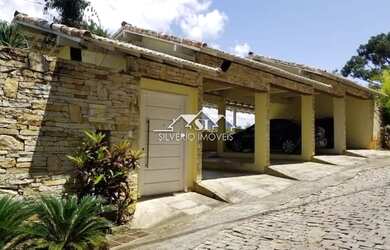 Imagem: A casa em condomínio possui 5 Dormitórios, 4 Banheiros, 4