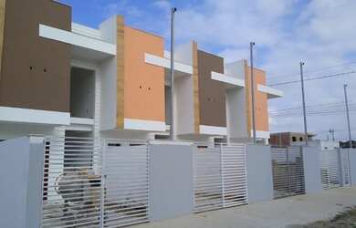 Imagem: A casa possui 2 Dormitórios, 2 Banheiros, 1 Vaga na garagem