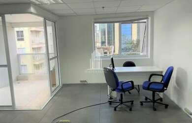 Imagem: O depósito possui 2 Vagas na garagem, 40m² de Área e está