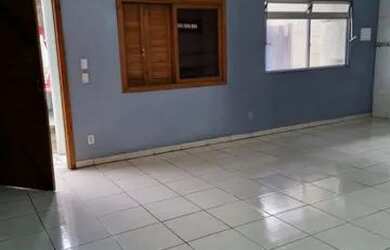 Imagem: A casa possui 1 Dormitório, 1 Banheiro e está localizado