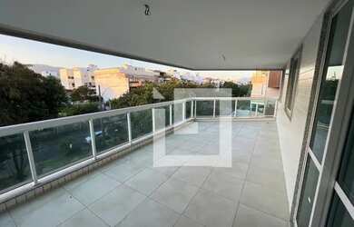 Imagem: O apartamento possui 3 Dormitórios, 3 Banheiros, 2 Vagas na