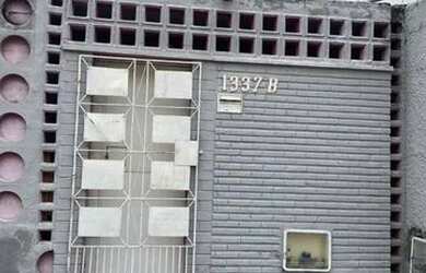 Imagem: A casa possui 1 Dormitório, 1 Banheiro, 1 Vaga na garagem