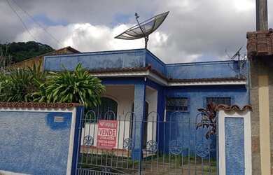 Imagem 1: Laurinho Imóveis vende casa em ótima localização em Muriqui- Mangaratiba