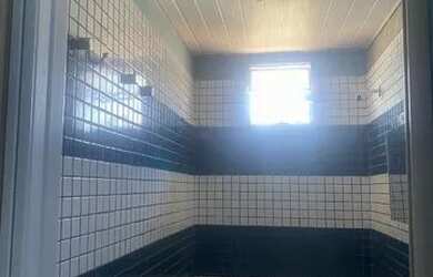 Imagem: A casa possui 2 Dormitórios, 1 Banheiro e está localizado