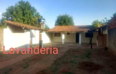 Imagem: A casa possui 1 Dormitório, 1 Banheiro, 3 Vagas na garagem