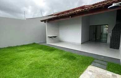 Imagem: A casa possui 2 Dormitórios, 1 Banheiro, 1 Vaga na garagem