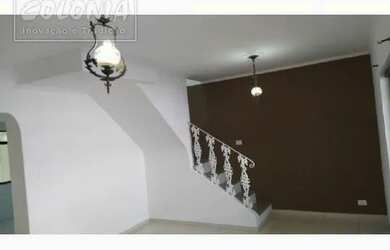 Imagem: A casa possui 3 Dormitórios, 3 Banheiros, 2 Vagas na garagem