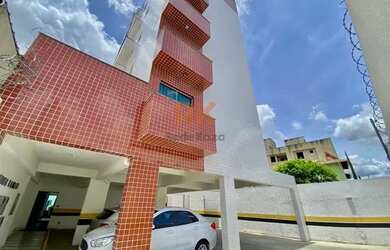 Imagem: O apartamento possui 3 Dormitórios, 1 Banheiro, 1 Vaga na garagem