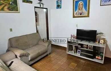 Imagem: A casa possui 3 Dormitórios, 2 Banheiros, 2 Vagas na garagem