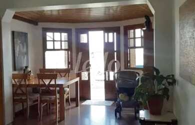 Imagem: A casa possui 3 Dormitórios, 2 Banheiros, 4 Vagas na garagem