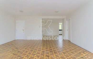 Imagem: O apartamento possui 4 Dormitórios, 2 Banheiros, 1 Vaga na