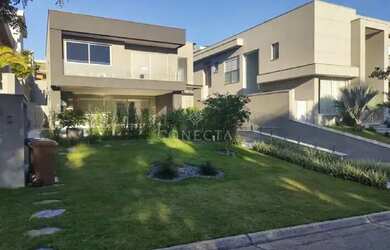 Imagem: A casa possui 5 Dormitórios, 5 Banheiros, 3 Vagas na garagem