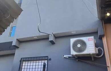 Imagem: A casa possui 4 Dormitórios, 3 Banheiros, 240m² de Área e