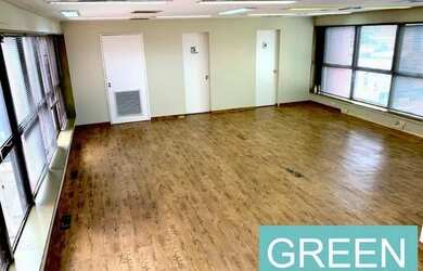 Imagem: O depósito possui 4 Vagas na garagem, 180m² de Área e está