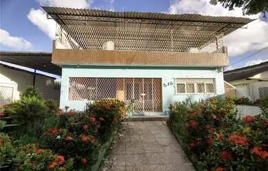 Imagem: A casa possui 5 Dormitórios, 5 Banheiros, 5 Vagas na garagem