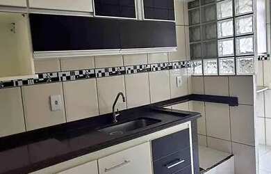 Imagem: A casa possui 2 Dormitórios, 2 Banheiros, 2 Vagas na garagem