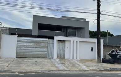 Imagem: A casa possui 3 Dormitórios e está localizado em Paraviana