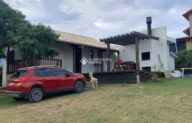 Imagem: A casa possui 2 Dormitórios, 2 Banheiros, 70m² de Área e