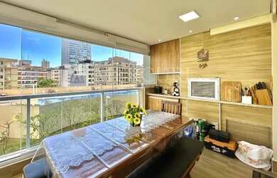 Imagem: O apartamento possui 2 Dormitórios, 2 Banheiros, 2 Vagas na