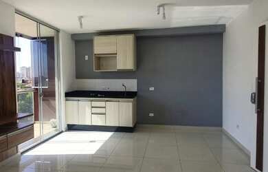 Imagem: O apartamento possui 1 Dormitório, 1 Banheiro, 1 Vaga na garagem