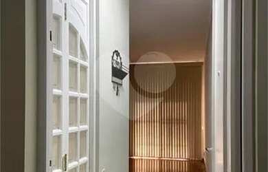 Imagem: O apartamento possui 3 Dormitórios, 1 Banheiro, 1 Vaga na garagem