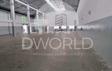 Imagem: O depósito possui 2 Vagas na garagem, 600m² de Área e está