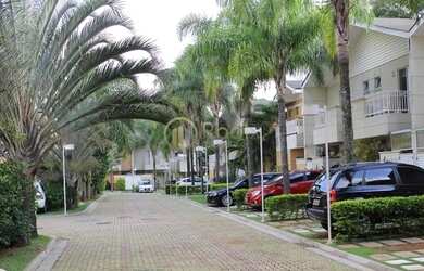 Imagem: A casa em condomínio possui 4 Dormitórios, 4 Banheiros, 3