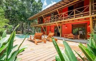 Imagem: A casa possui 4 Dormitórios, 4 Banheiros, 3 Vagas na garagem