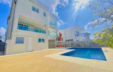 Imagem: A casa em condomínio possui 4 Dormitórios, 5 Banheiros, 4