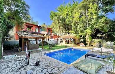 Imagem: A casa em condomínio possui 4 Dormitórios, 5 Banheiros, 5