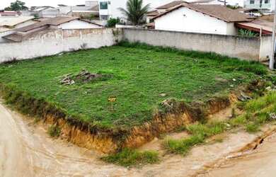 Imagem: O terreno possui 500m² de Área e está localizado em Bonadiman