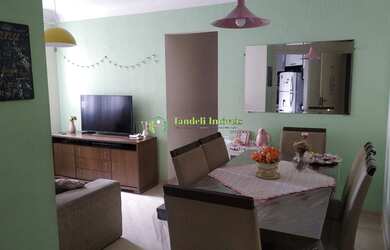 Imagem: O apartamento possui 3 Dormitórios, 1 Banheiro, 1 Vaga na garagem