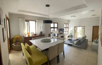 Imagem: A casa em condomínio possui 3 Dormitórios, 5 Banheiros, 2