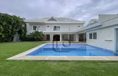 Imagem: A casa em condomínio possui 5 Dormitórios, 5 Banheiros, 5