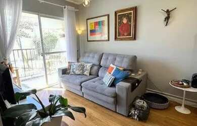 Imagem: O apartamento possui 2 Dormitórios, 1 Banheiro, 1 Vaga na garagem