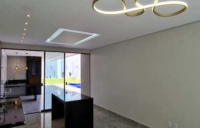 Imagem: A casa em condomínio possui 4 Dormitórios, 5 Banheiros, 4