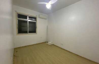 Imagem: O apartamento e possui 1 Dormitório, Suítes, 1 Banheiro