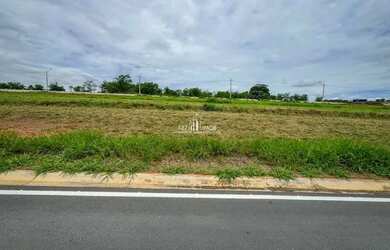 Imagem: O terreno possui 270m² de Área e está localizado em Senador