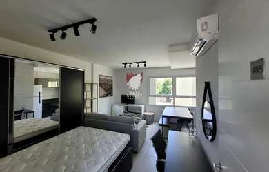 Imagem: O studio possui 1 Dormitório, 1 Banheiro, 1 Vaga na garagem