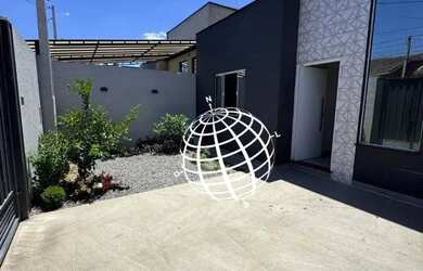 Imagem: A casa possui 3 Dormitórios, 2 Banheiros, 2 Vagas na garagem