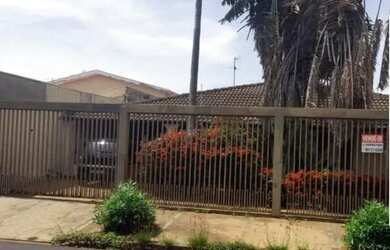 Imagem: A casa à venda possui 3 Dormitórios, 3 Banheiros, 3 Vagas