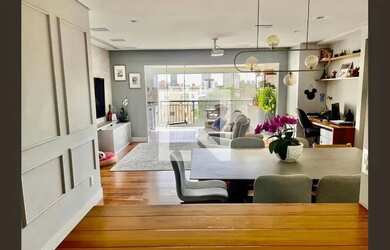 Imagem: O apartamento possui 3 Dormitórios, 2 Banheiros, 2 Vagas na