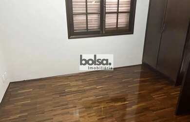 Imagem 15: Casa Espaçosa com 3 Dormitórios (2 Suítes), 305m² Construídos e Terreno de 508m² Conforto