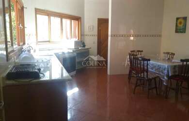 Imagem: A casa em condomínio possui 4 Dormitórios, 3 Banheiros, 4