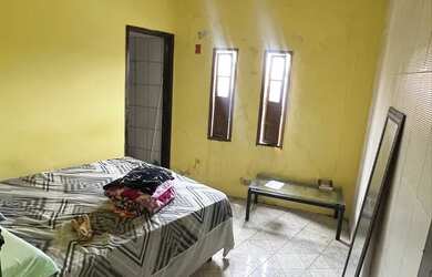 Imagem 2: Aqui, sua família encontra espaço, sossego e segurança pra chamar de...