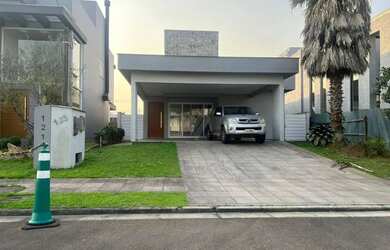 Imagem: A casa em condomínio possui 2 Dormitórios, 3 Banheiros, 4