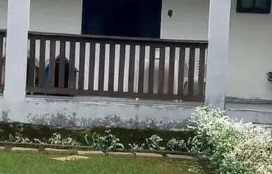 Imagem: A casa possui 3 Dormitórios, 4 Banheiros, 1 Vaga na garagem