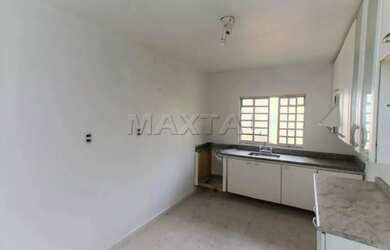 Imagem: A casa possui 1 Dormitório, 1 Banheiro, 60m² de Área e está