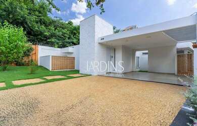 Imagem: A casa em condomínio possui 3 Dormitórios, 4 Banheiros, 4